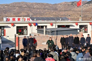 习近平在辽宁葫芦岛市看望慰问受灾群众