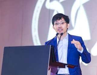 DeepSeek梁文锋首次进入全球富豪榜