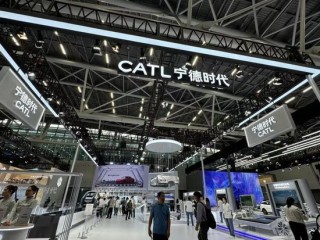 小米SU7事故发酵！宁德时代称“不是我们的电池”，小米客服答“双供应商体系，随机安装”