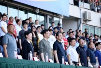 南京市长、淮安市委书记现场观看“苏超”，镇江市长“探班”球员