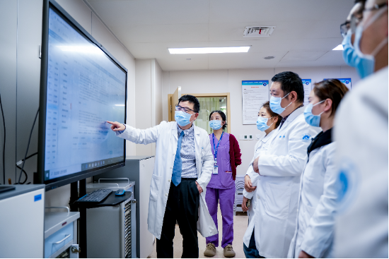 迈瑞医疗发布全球首个临床落地的重症医疗大模型——启元  第4张
