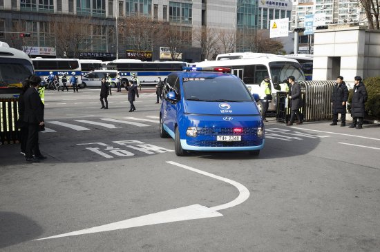 韩国法院以涉嫌内乱罪批准正式逮捕总统尹锡悦  第1张