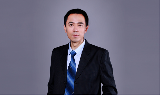 鹰瞳科技创始人张大磊：鹰瞳万语大模型与应用探索  第1张