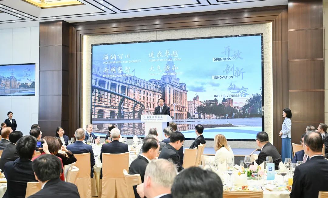 中国发展高层论坛2025年年会召开之际，龚正在京会见这些跨国公司高管  第1张