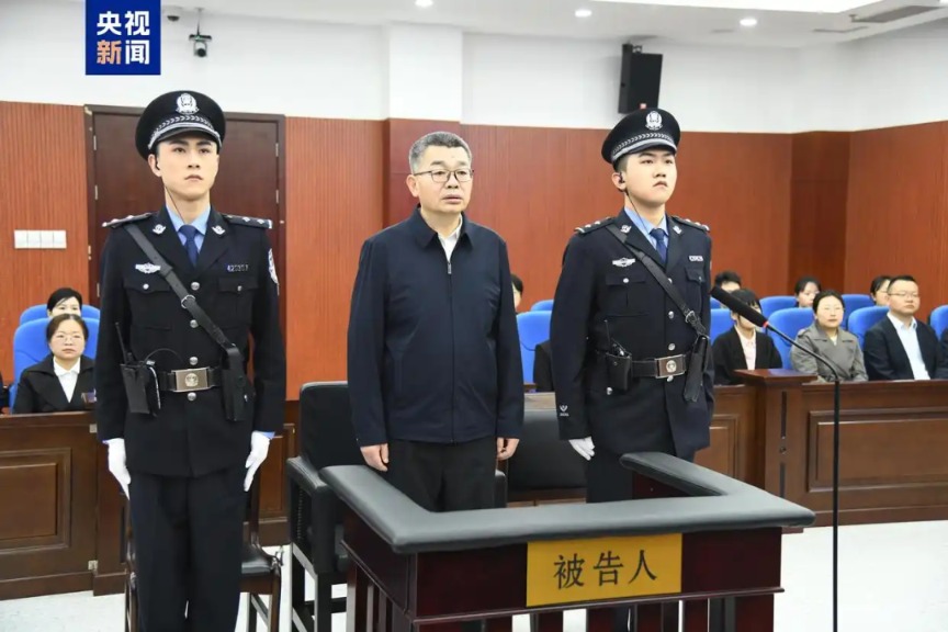 “搞钱色交易，境内办事、境外收钱……” 中海油原总经理李勇被控受贿6794万余元 他曾年薪近百万  第3张