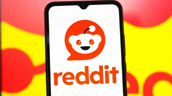 Reddit推出全新AI广告工具 股价一度上涨逾15%  第1张